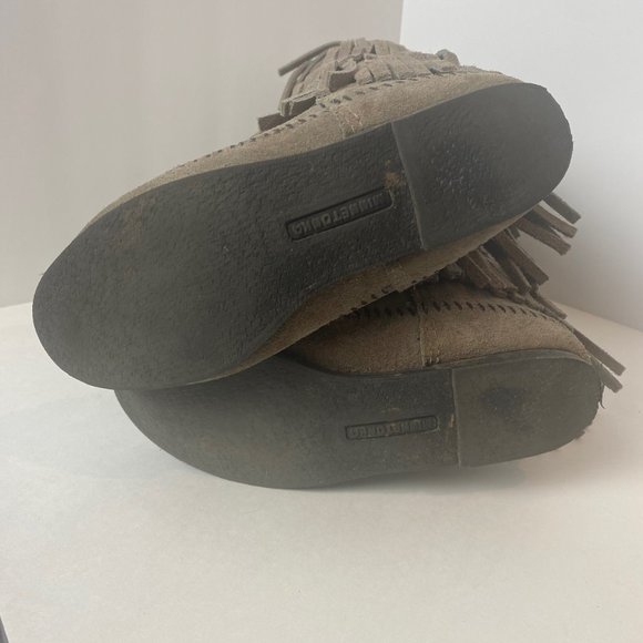 Minnetonka 3-Layer Soft Suede Fringe Boot Grey Size 6 - Picture 12 of 14